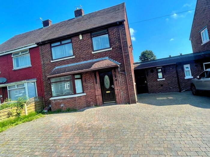 3 Bedroom Semi-Detached House To Rent In Byron Avenue, Radcliffe, Manchester, M26