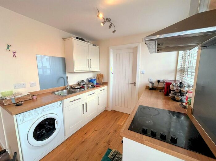 1 Bedroom Apartment To Rent In Market Square, Witney, Oxfordshire, OX28