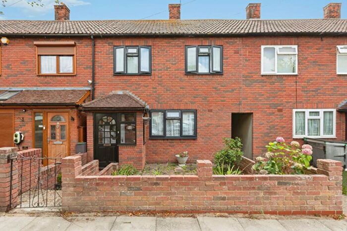 3 Bedroom Terraced House For Sale In Huntsman Road, Ilford, IG6