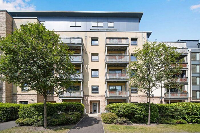 1 Bedroom Flat For Sale In / Hawkhill Close, Easter Road, Edinburgh, EH7