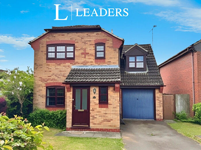 3 Bedroom Detached House To Rent In Chatsworth Close, Bishops Stortford, CM23