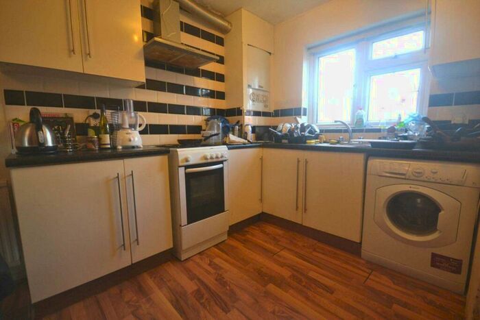 4 Bedroom Terraced House To Rent In Avon Place, Reading, RG1