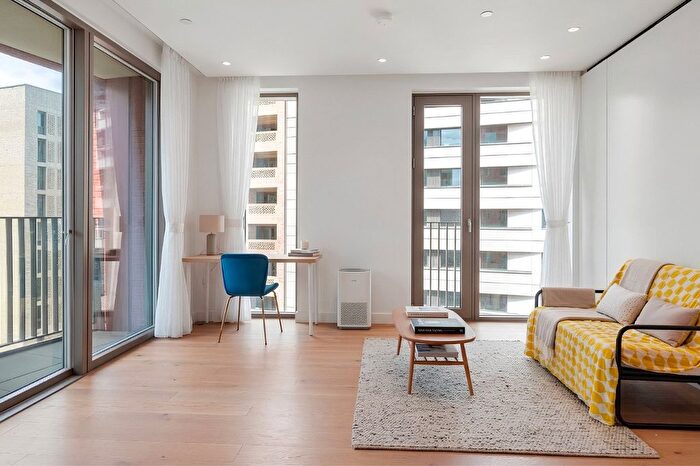 2 Bedroom Flat For Sale In Lewis Cubitt Walk, London, N1C