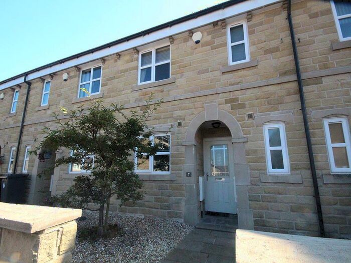 2 Bedroom Town House To Rent In Carr Road, Barnoldswick, BB18