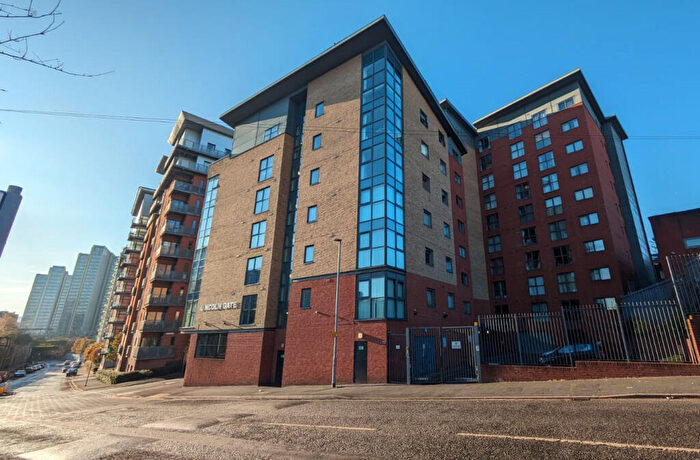 3 Bedroom Apartment To Rent In Lincoln Gate, Red Bank, Manchester, M4
