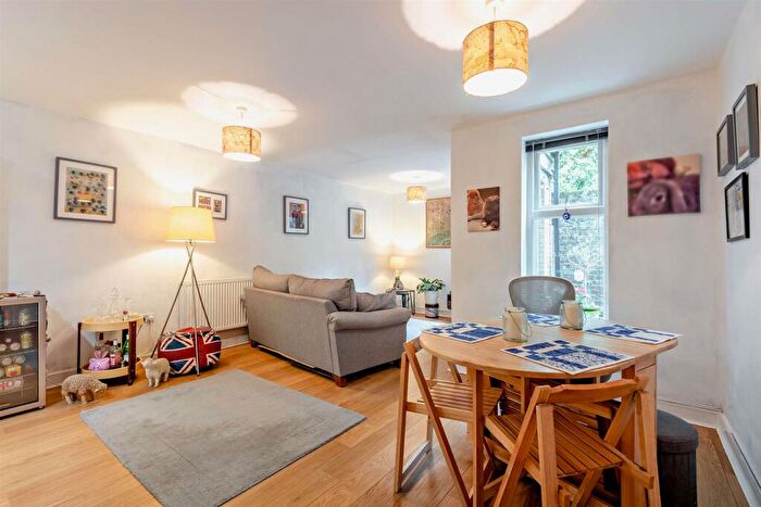 1 Bedroom Apartment For Sale In Church Street, Maidstone, ME14