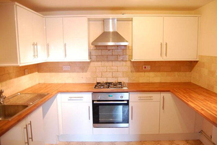 2 Bedroom Flat To Rent In Chase Road, Kingswood, Bristol, BS15