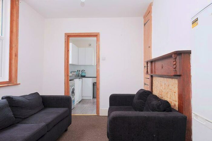 5 Bedroom Terraced House To Rent In Bernard Road, Brighton, BN2