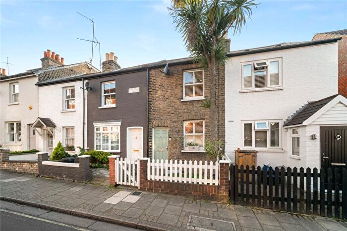 2 Bedroom Terraced House For Sale In Derby Road, London, SW14