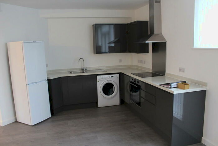 2 Bedroom Flat To Rent In West Street, PO16