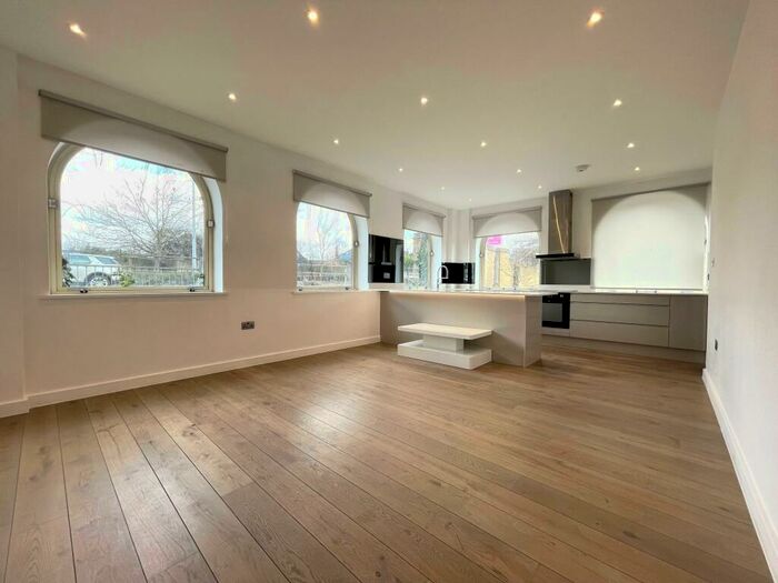 2 Bedroom Apartment To Rent In Rainsford Road, Chelmsford, CM1