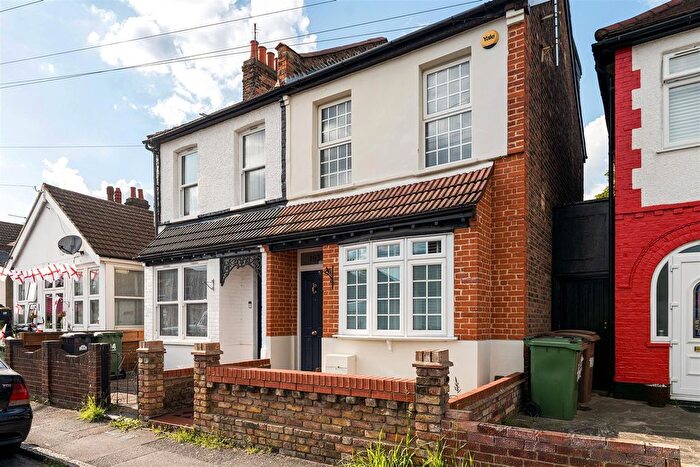 4 Bedroom Semi Detached House For Sale In Westward Road, Chingford, E4