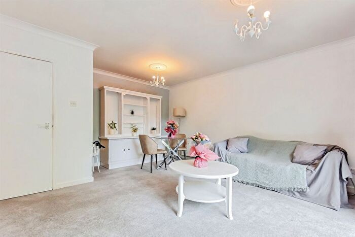 2 Bedroom Flat For Sale In Princes Gate, Peterborough, PE1