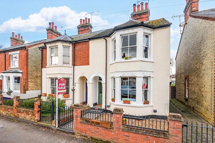 3 Bedroom Semi-Detached House For Sale In York Road, SG5