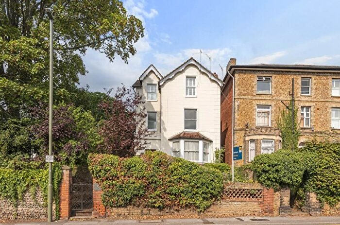 1 Bedroom Flat To Rent In Waterden Road, Guildford, GU1