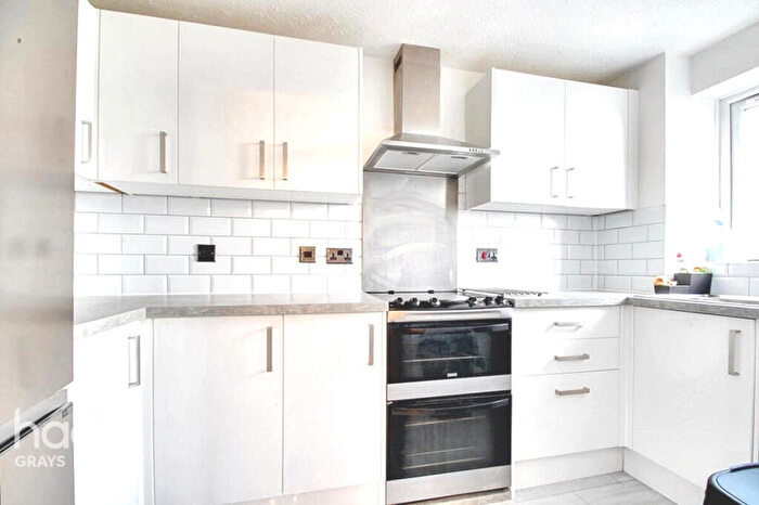 1 Bedroom Flat To Rent In Lewes Close, Grays, RM17