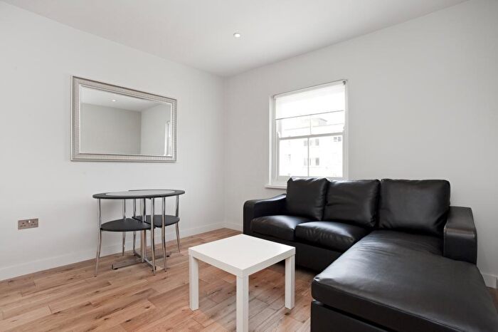 2 Bedroom Apartment To Rent In Southgate Road, De Beauvoir, N1