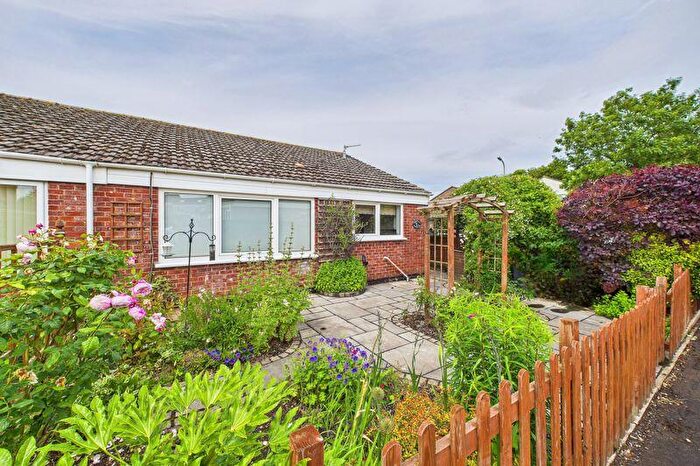 2 Bedroom Bungalow To Rent In Honiton Road, Clevedon, BS21