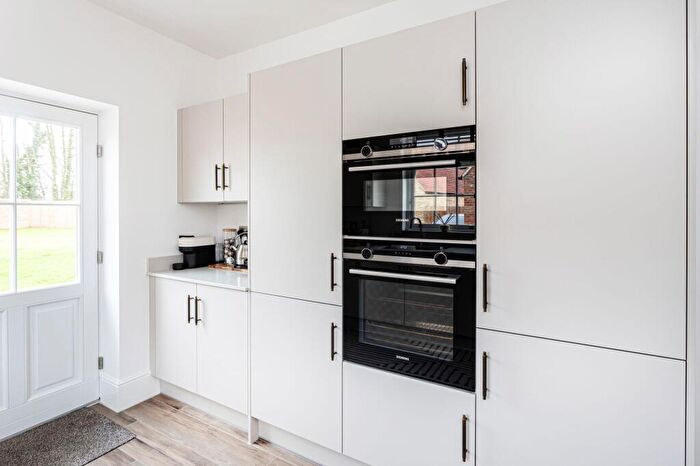 4 Bedroom Detached House For Sale In Cowells Road, Woodstock, OX20
