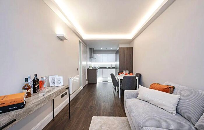 1 Bedroom Property To Rent In City Road, City Road, Old Street, London, EC1V