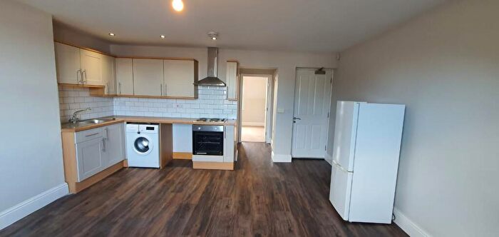 1 Bedroom Flat To Rent In Flat, Warwick House, Avenue Road, DN2