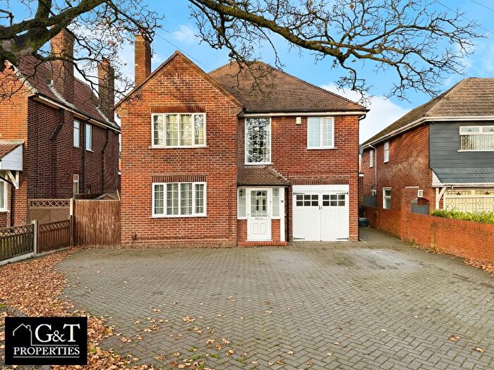 4 Bedroom Detached House To Rent In Sedgley Road, Dudley, DY1