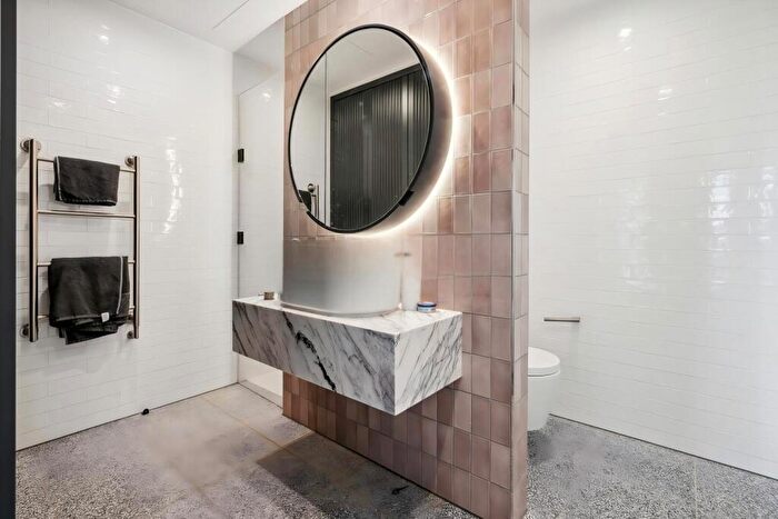 2 Bedroom Flat To Rent In Legacy Building, Viaduct Gardens, London, SW11