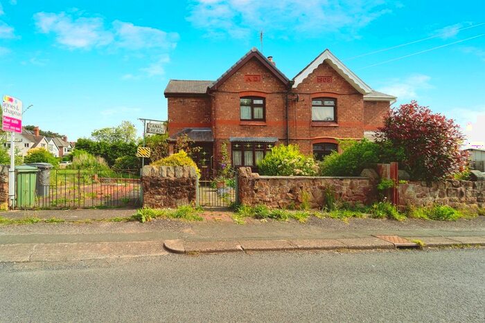 2 Bedroom Semi-Detached House For Sale In Bankfields Drive, Wirral, CH62