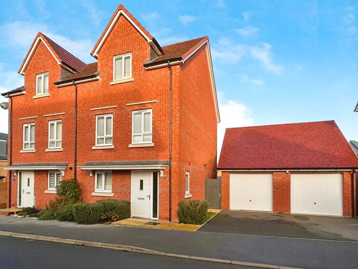 4 Bedroom Town House For Sale In Seversend Drive, Saffron Walden, CB10