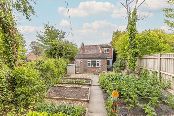 3 Bedroom Cottage For Sale In Norwich Road, Horstead, NR12