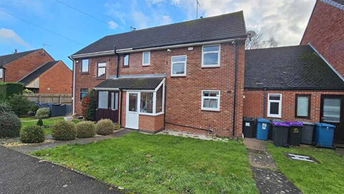3 Bedroom Town House For Sale In Trenchard Close, Newton, Nottingham, NG13