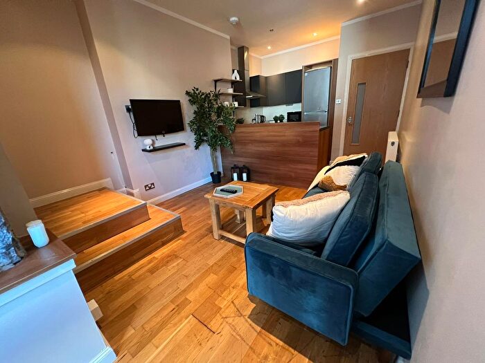 2 Bedroom Flat To Rent In Beechgrove Terrace, Aberdeen, AB15