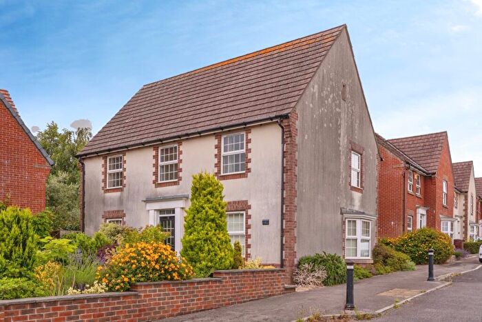 4 Bedroom Detached House For Sale In Endal Way, Clanfield, Waterlooville, Hampshire, PO8
