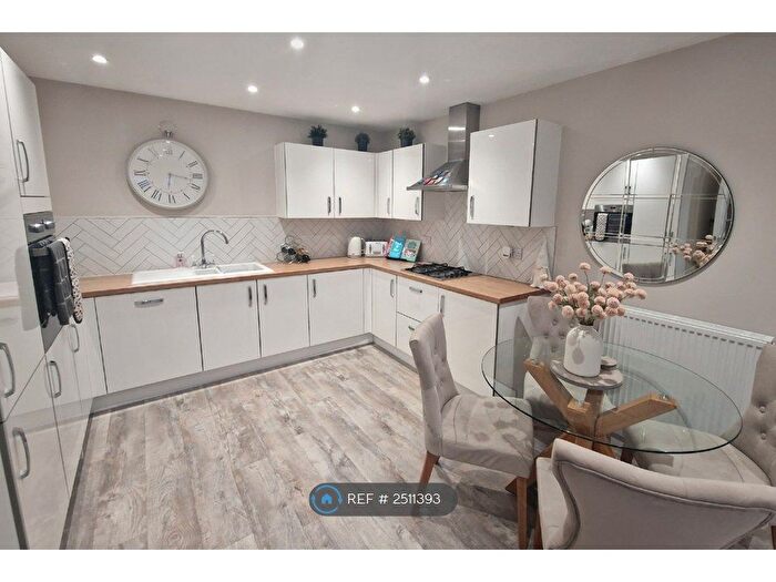 2 Bedroom Flat To Rent In Aylesbury, Aylesbury, HP20