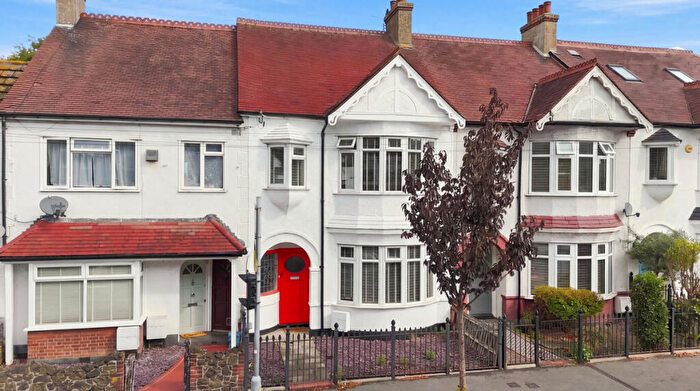 3 Bedroom Terraced House For Sale In Pall Mall, Leigh-on-sea, SS9
