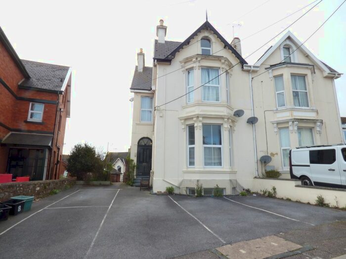 1 Bedroom Flat To Rent In Hermosa Road, Teignmouth, TQ14