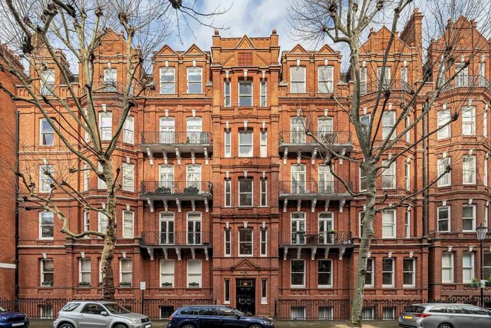 2 Bedroom Flat To Rent In Earl's Court Square, London, SW5