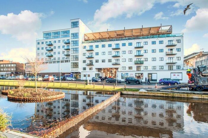 1 Bedroom Flat To Rent In Swan Court, Waterhouse Street, Hemel Hempstead, Hertfordshire, HP1