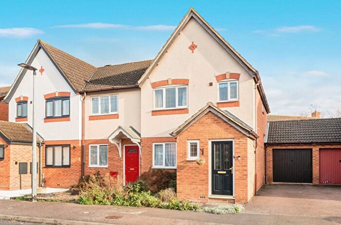 3 Bedroom End Of Terrace House For Sale In Summerfield Drive, Wootton, Bedford, MK43