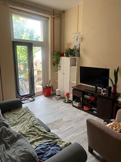 2 Bedroom Flat To Rent In Richmond Road, Cardiff, CF24