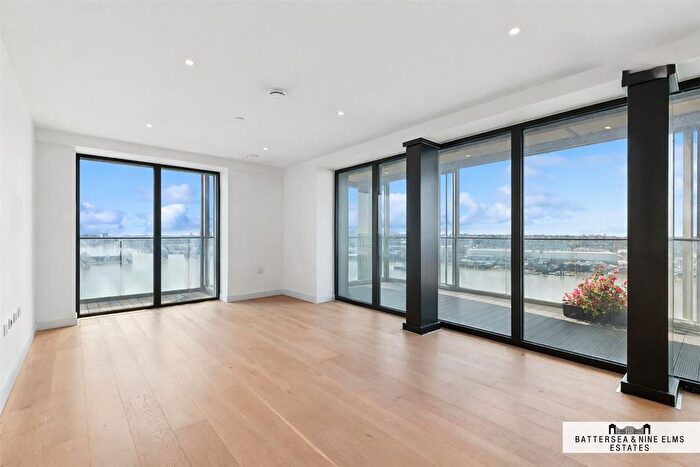 3 Bedroom Flat To Rent In Marco Polo Tower, Bonnet Street, E16