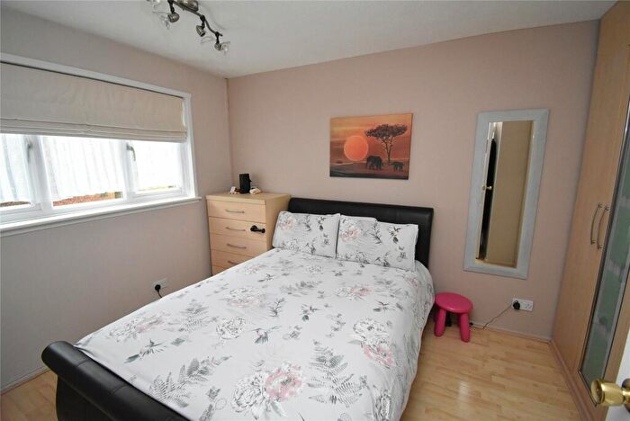 3 Bedroom End Of Terrace House For Sale In Fensome Drive, Houghton Regis, Dunstable, Bedfordshire, LU5