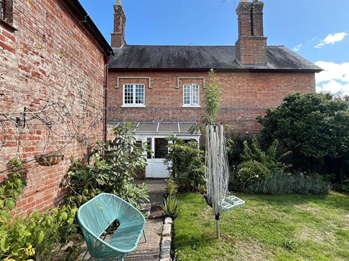 2 Bedroom Flat To Rent In Chilbridge, Wimborne, BH21