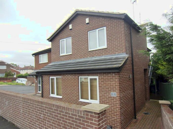 2 Bedroom Apartment To Rent In Crossgates, LS15