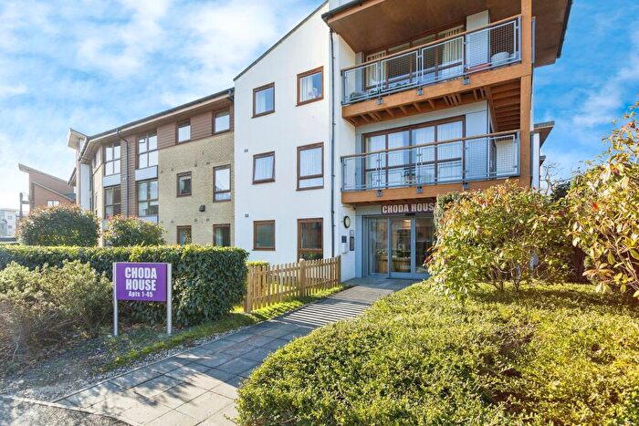 2 Bedroom Retirement Property To Rent In Commonwealth Drive, RH10