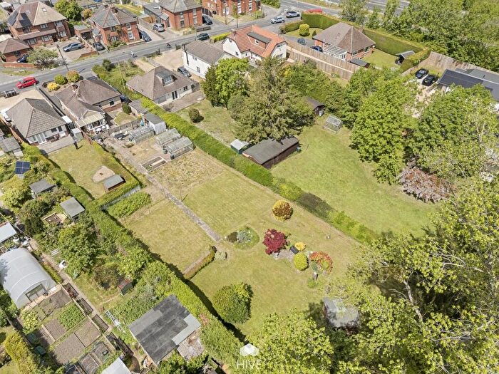 3 Bedroom Bungalow For Sale In Eastfield Lane, Ringwood, BH24