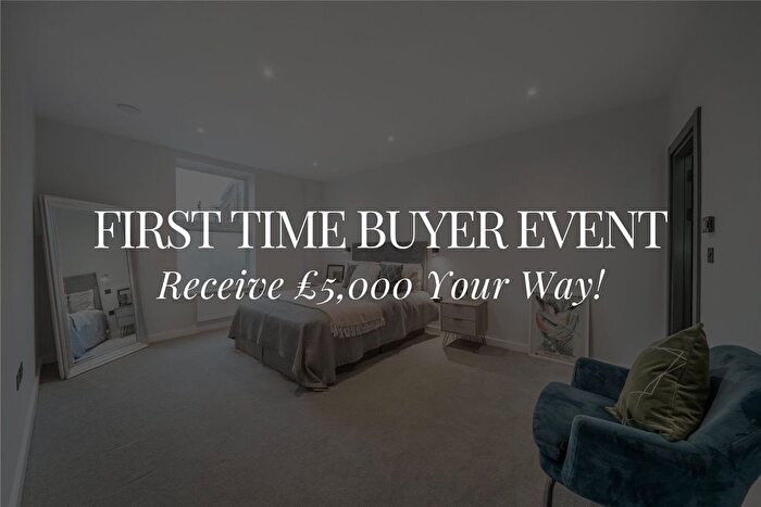 2 Bedroom Flat For Sale In Chertsey, Surrey, KT16