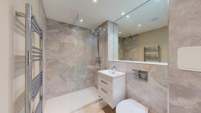 1 Bedroom Flat To Rent In Tulip Court, St. Johns Road, Watford, Hertfordshire, WD17