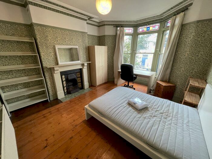 6 Bedroom Terraced House To Rent In Cotham Vale, Cotham, Bristol, BS6