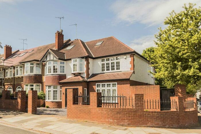 6 Bedroom Semi-Detached House To Rent In Mulgrave Road, London, W5